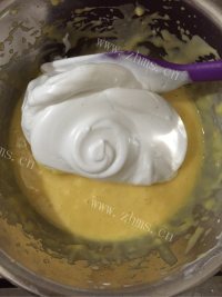 香飘十里的酸奶蛋糕做法图解3)