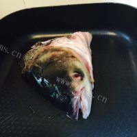 美味的番茄鱼头汤做法图解3)