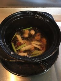 营养砂锅猪肉煲做法图解4)