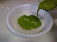 口感不错的菠菜鸡蛋饼做法图解4)