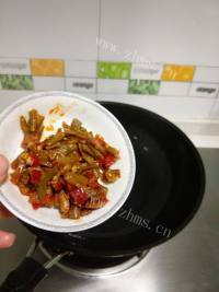 好吃香辣豆豇炒明虾做法图解2)