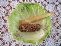 在家做的白菜香菇肉卷做法图解5)
