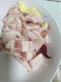 家常菜丝瓜炒肉做法图解4)