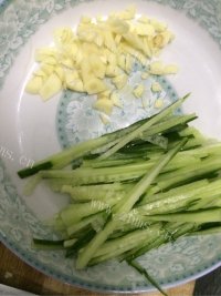 美味的炸酱面做法图解1)