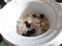 爽口的红枣银耳莲子羹做法图解5)