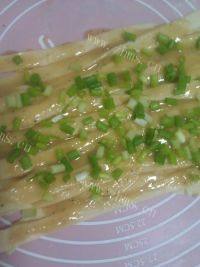 自己做的手撕葱油饼做法图解12)