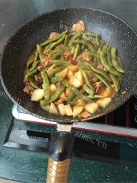 好吃的红烧肉炖土豆芸豆做法图解4)
