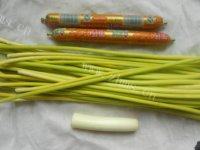 特色菜蒜苔炒香肠做法图解1)
