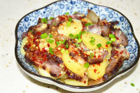 腊肉蒸土豆做法图解9)