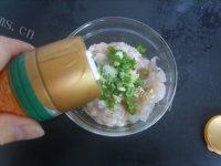 「DIY」鲜虾云吞面做法图解5)