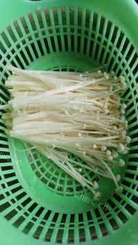 面食类金针菇木耳鸡蛋面做法图解1)