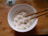 诱人的芝麻汤圆做法图解1)