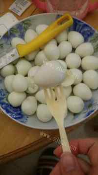美味的香辣卤鹌鹑蛋做法图解3)