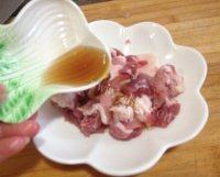 「家有大厨」辣白菜炒五花肉做法图解4)