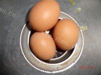 诱人的香椿蛋饼做法图解3)