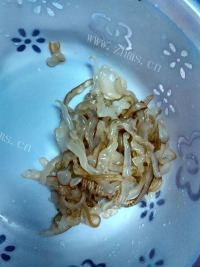 凉拌海蜇丝做法图解2)
