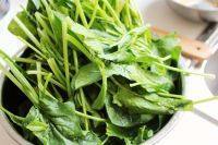 家常菜菠菜拌香干做法图解2)