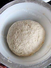 椒盐油酥烧饼做法图解2)