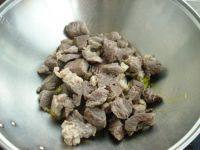 家常菜土豆烧牛肉做法图解8)
