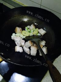 可口的私房秘制红烧肉做法图解13)