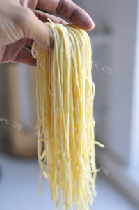 北方特色美食之肥肠小面做法图解24)