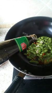 下酒菜辣炒毛豆做法图解11)