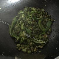 好吃的香炒蚕豆做法图解4)