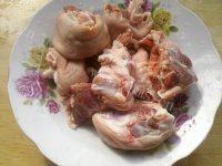 美味的黄豆焖猪脚做法图解1)