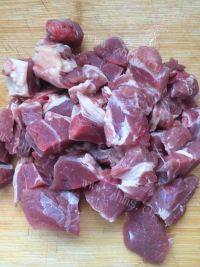 家常菜土豆炖牛肉做法图解3)
