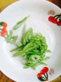 美味的粉条炒鸡蛋做法图解3)