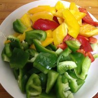 家常菜青椒炒腊肉做法图解2)