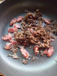 午餐梅干菜香肠饭做法图解5)