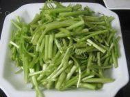 五香茶干炒蒿子杆做法图解1)