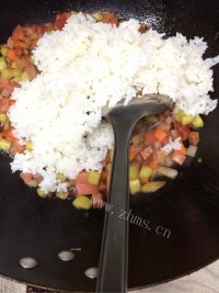 美味的炒米饭做法图解9)