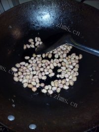 下酒菜糖炒花生做法图解2)