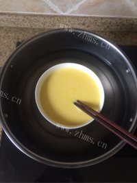 回味无穷的牛奶布丁做法图解3)
