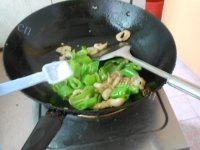 家常菜尖椒肥肠做法图解10)