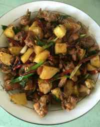 诱人的鸡肉炖土豆做法图解6)