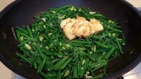 家常菜韭菜苔炒鸡蛋做法图解7)