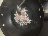 色香味俱全的皮蛋瘦肉粥做法图解6)