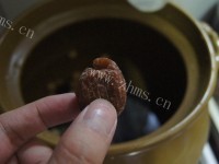 霸王花莲子乌鸡汤做法图解4)