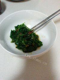 好味的凉拌芹菜叶做法图解4)