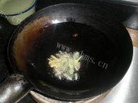 家常菜洋葱炒胡萝卜做法图解6)