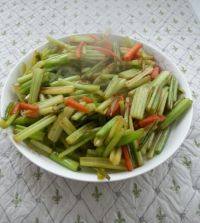 家常素炒芹菜