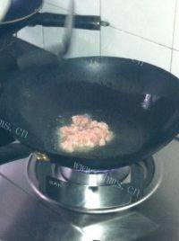 绿色食物金针菇炒肉丝做法图解4)