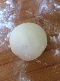 色泽鲜亮的豆沙包做法图解7)
