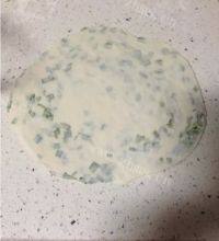 自己做的葱油饼做法图解6)