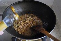 美味健康的榨菜肉丝面