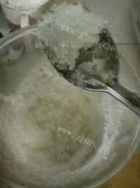 美味的牛奶鸡蛋羹做法图解2)