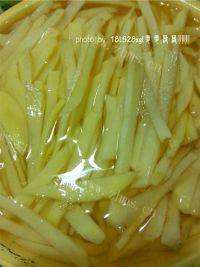 家常菜酸辣土豆条做法图解1)